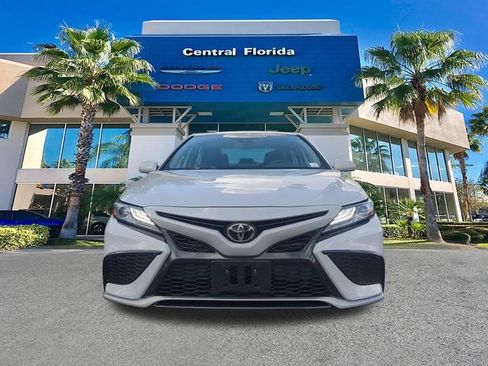 Used 2024 Toyota Camry XSE FWD image 3