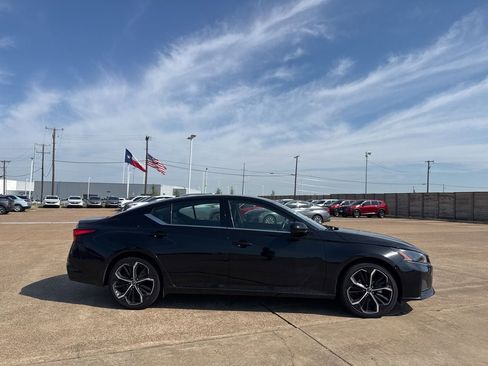 Certified 2024 Nissan Altima 2.5 SR FWD image 25