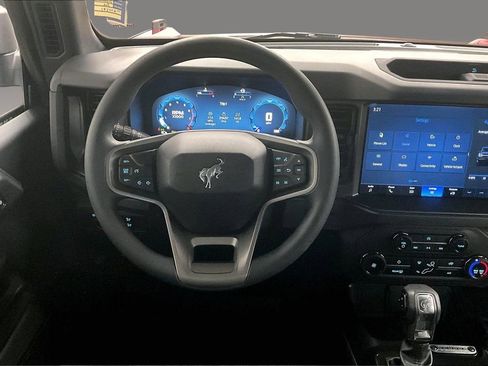 Used 2025 Ford Bronco 2-Door image 2