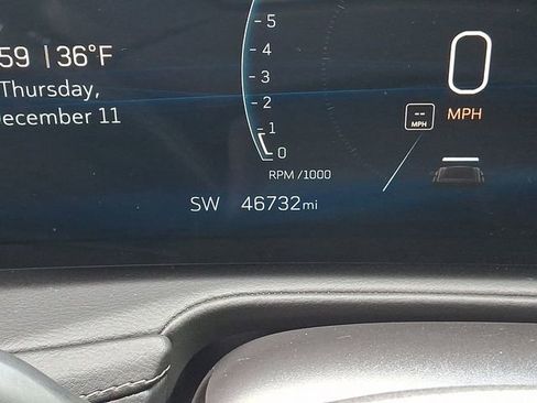 Used 2024 Cadillac XT4 Premium Luxury image 23