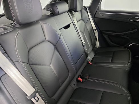 Used 2023 Porsche Macan GTS image 32