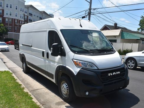 Used 2026 RAM ProMaster 2500 w/ Convenience Group FWD image 4