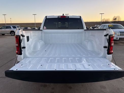New 2026 RAM 1500 Express AWD/4WD image 31