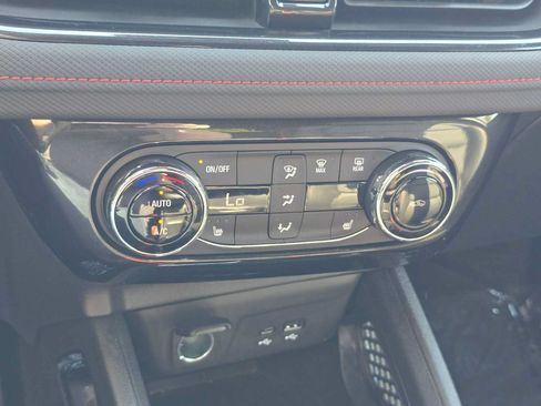 Used 2025 Chevrolet TrailBlazer RS w/ Convenience Package AWD/4WD image 27