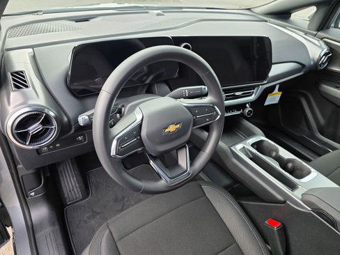 New 2026 Chevrolet Equinox EV LT image 24