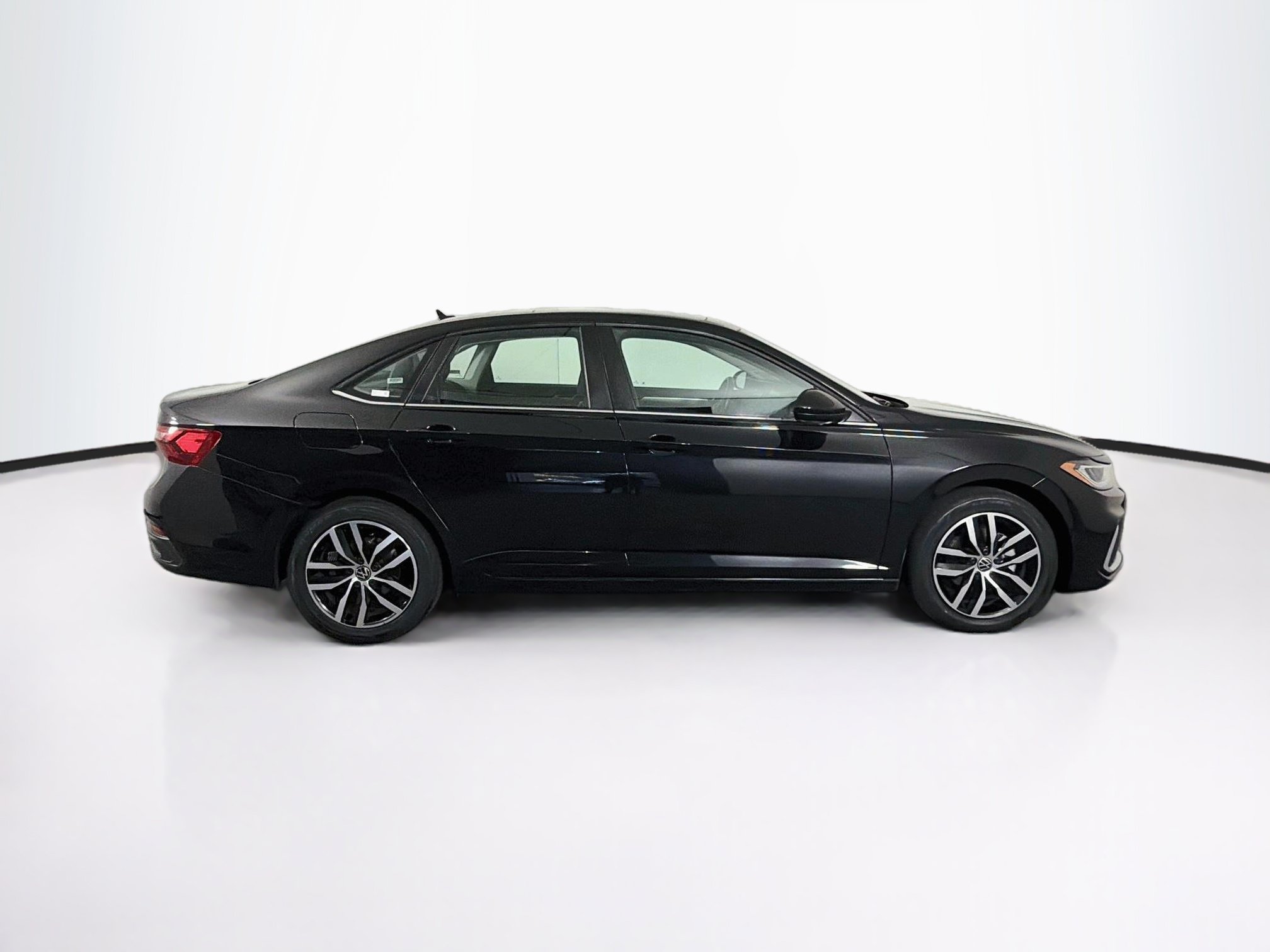 Used 2025 Volkswagen Jetta SE FWD image 10