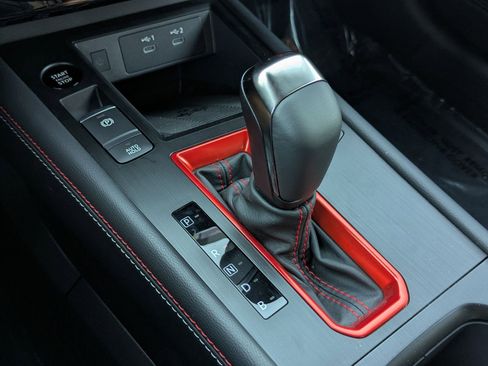 New 2026 Nissan Kicks SR w/ Cold Weather Package FWD image 17