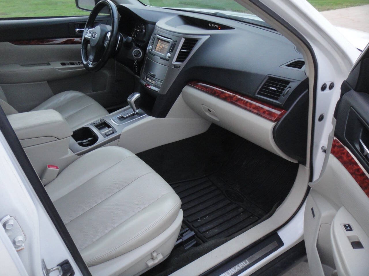 Used 2012 Subaru Outback 2.5i Limited w/ Moonroof Pkg AWD/4WD image 9