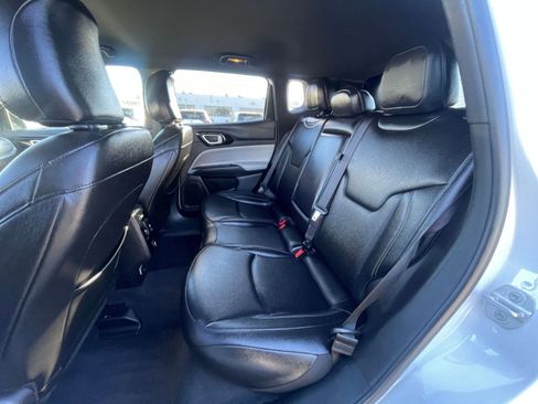 Used 2025 Jeep Compass Limited image 25