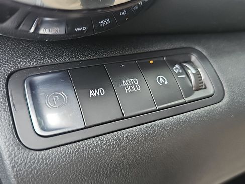 Used 2026 Chevrolet Equinox LT AWD/4WD image 30