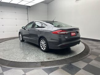 Used 2017 Ford Fusion SE w/ Fusion SE Technology Package FWD video 2
