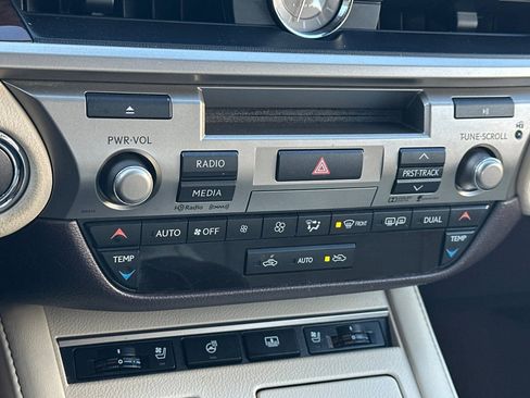 Used 2016 Lexus ES 350 image 26