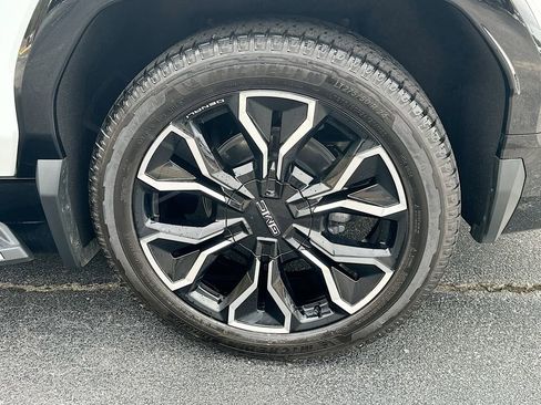 Used 2025 GMC Sierra EV Denali image 24