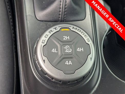 New 2025 Ford Bronco Badlands image 13