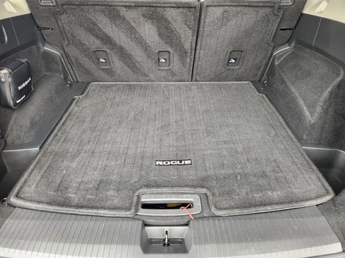 Used 2023 Nissan Rogue SV image 23