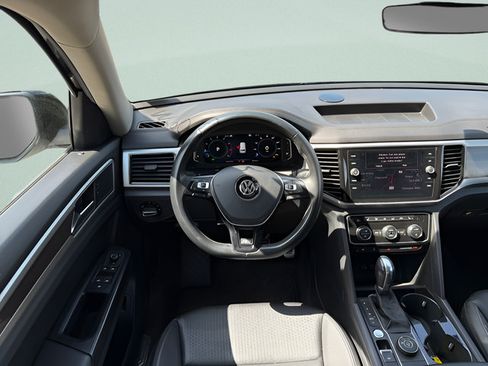 Used 2019 Volkswagen Atlas SEL R-Line AWD/4WD image 6
