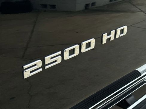 Used 2023 Chevrolet Silverado 2500 High Country w/ Z71 Off-Road Package image 8