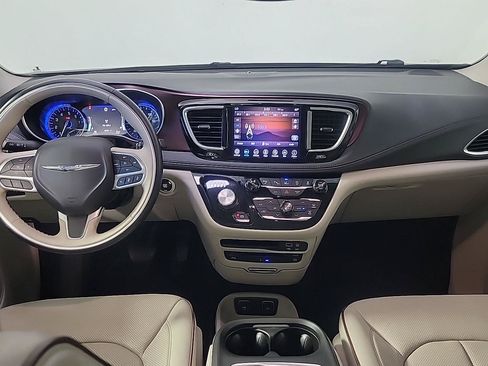 Used 2019 Chrysler Pacifica Limited FWD image 23