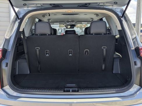 Certified 2025 Kia Telluride LX FWD image 15