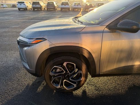 Used 2025 Chevrolet Trax RS w/ Driver Confidence Package image 11