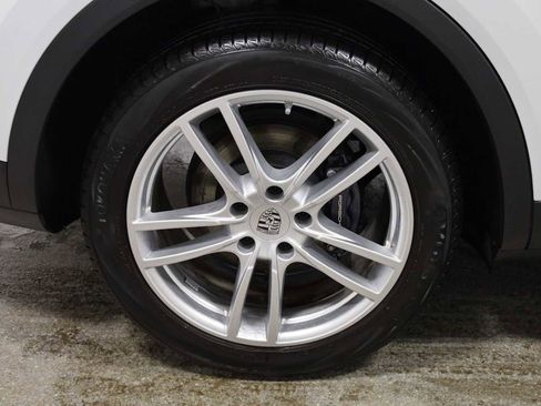 Certified 2023 Porsche Cayenne image 38