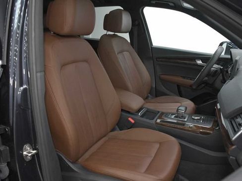 Used 2019 Audi Q5 2.0T Premium w/ Convenience Package AWD/4WD image 11