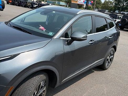 Used 2025 Kia Sportage EX AWD/4WD image 3