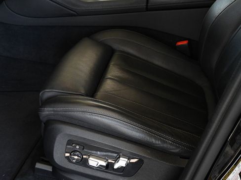 Used 2022 BMW X6 M50i AWD/4WD image 28