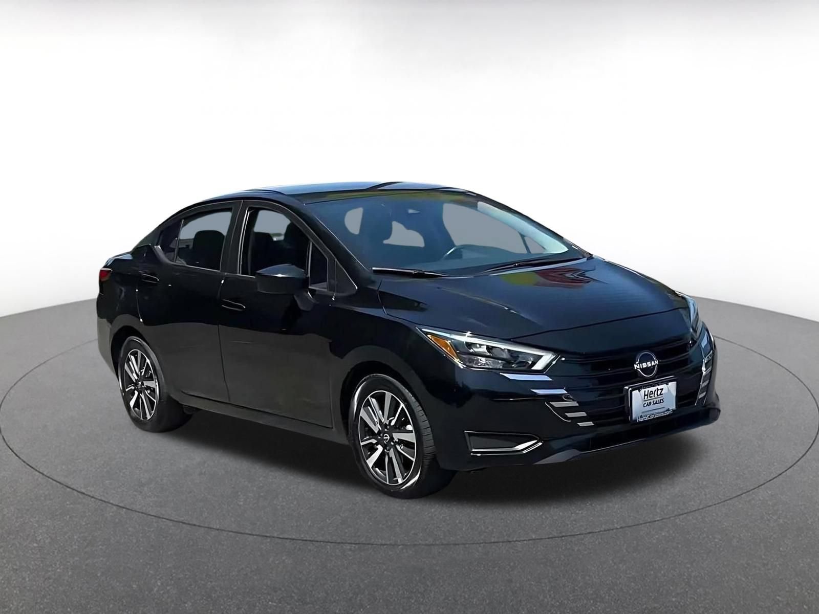 Used 2025 Nissan Versa SV FWD image 2