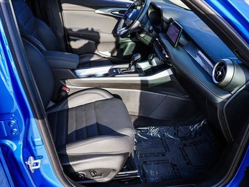 Used 2025 Alfa Romeo Tonale w/ Premium Package image 27