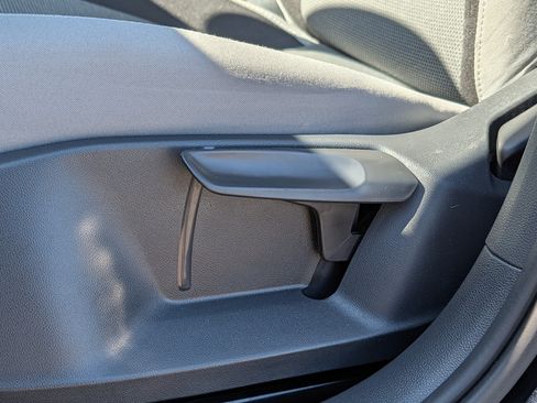 Certified 2024 Volkswagen Taos S FWD image 20
