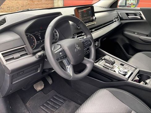 Used 2022 Mitsubishi Outlander ES AWD/4WD image 13