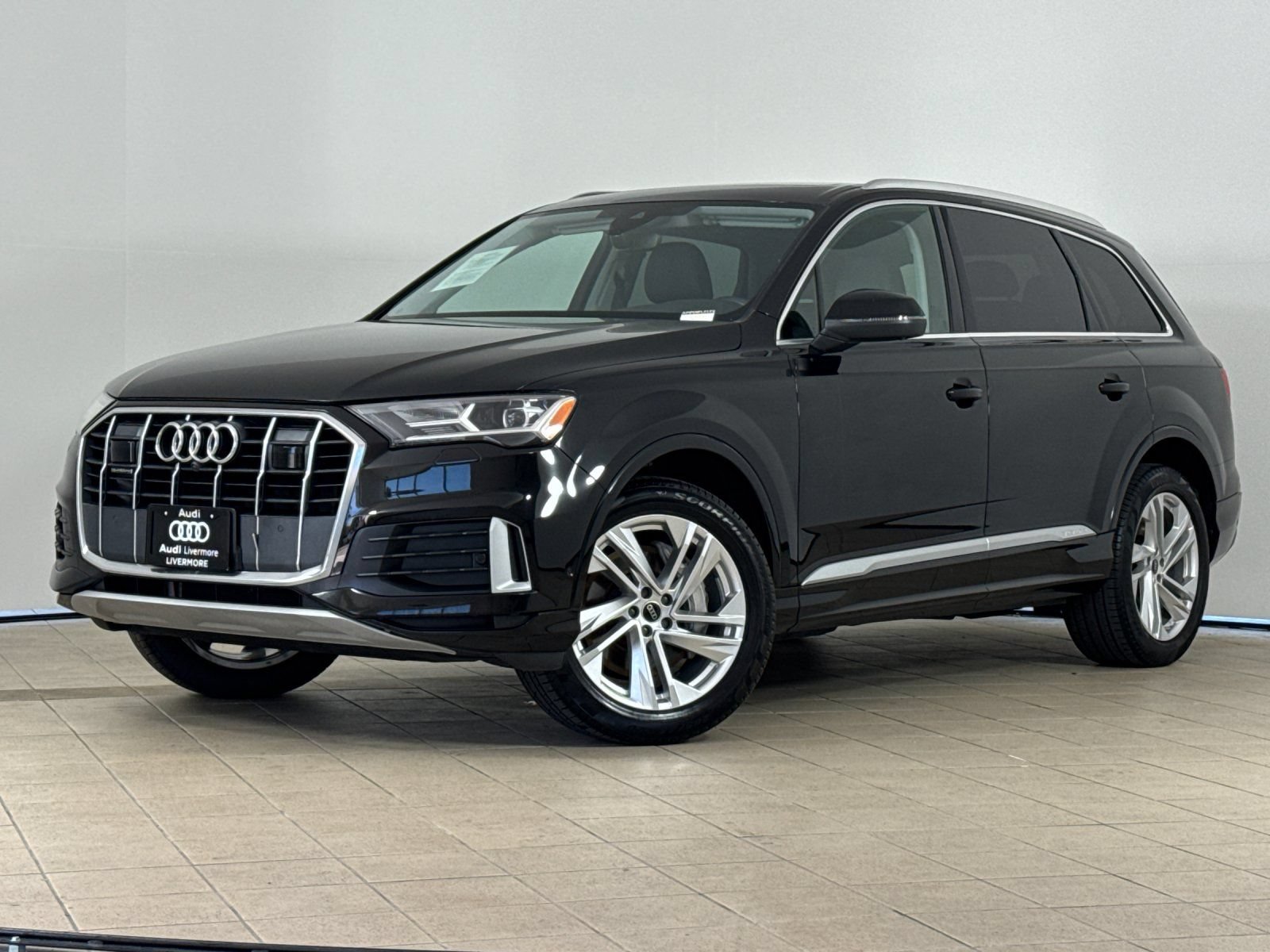 Used 2023 Audi Q7 2.0T Premium w/ Convenience Package AWD/4WD image 1