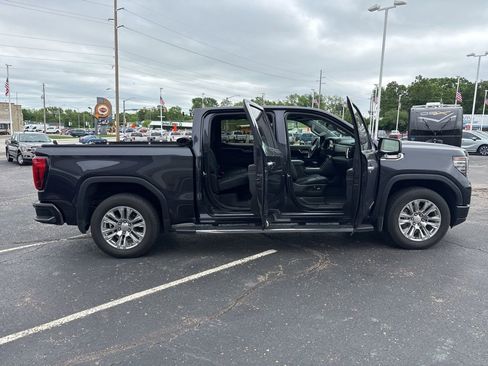 Used 2023 GMC Sierra 1500 Denali w/ Technology Package AWD/4WD image 8