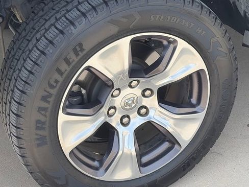 Used 2019 RAM 1500 Laramie image 11