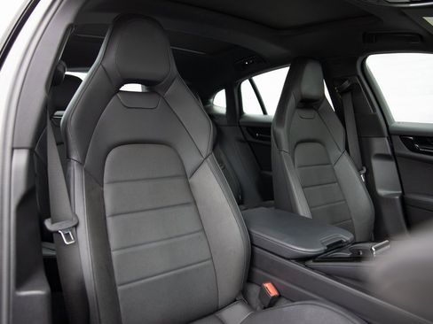 Certified 2024 Porsche Panamera 4 image 28