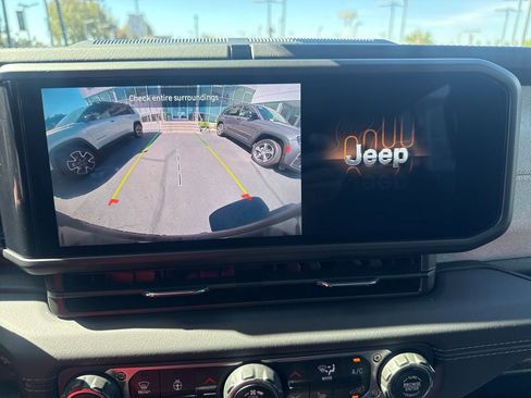 Certified 2025 Jeep Wrangler Unlimited Sahara image 23