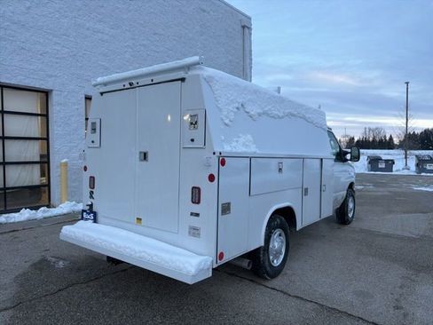 New 2026 Ford E-350 and Econoline 350 Super Duty w/ Power Equipment Group RWD image 3
