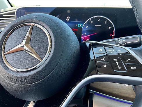 Used 2025 Mercedes-Benz GLE 350 4MATIC image 26