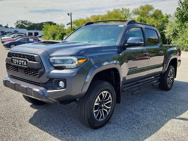 Used 2022 Toyota Tacoma TRD Sport w/ Technology Package AWD/4WD image 3