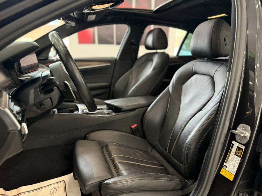 Used 2021 BMW 540i w/ M Sport Package RWD image 12