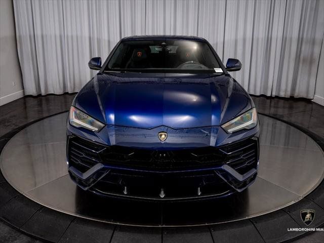 Used 2020 Lamborghini Urus AWD/4WD image 3