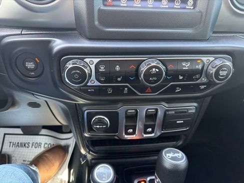 Used 2020 Jeep Wrangler Sport AWD/4WD image 16