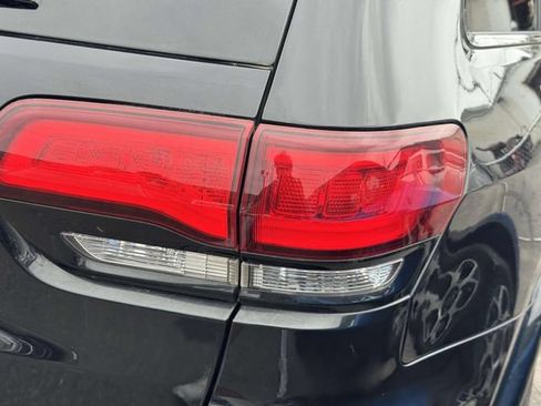Used 2019 Jeep Grand Cherokee Altitude AWD/4WD image 14
