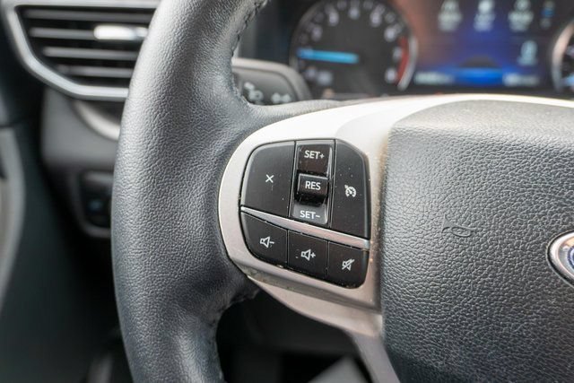 Used 2023 Ford Explorer XLT w/ Equipment Group 202A AWD/4WD image 23