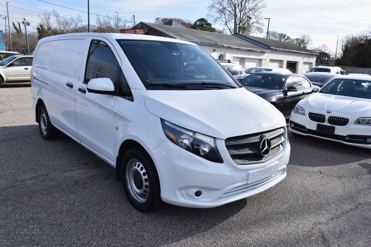 Used 2020 Mercedes-Benz Metris image 3