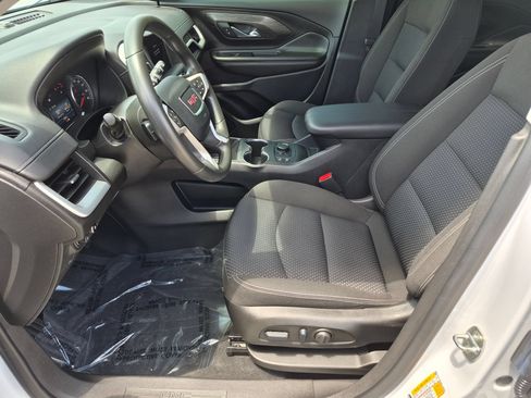 Used 2023 GMC Terrain SLE w/ Driver Convenience Package FWD image 11