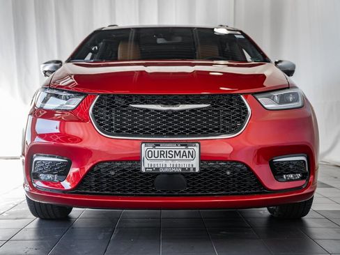 New 2026 Chrysler Pacifica Pinnacle image 2