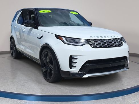 Used 2025 Land Rover Discovery Metropolitan Edition image 3