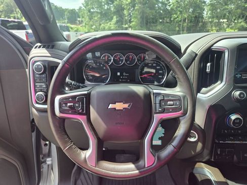 Used 2022 Chevrolet Silverado 1500 LTZ AWD/4WD image 9